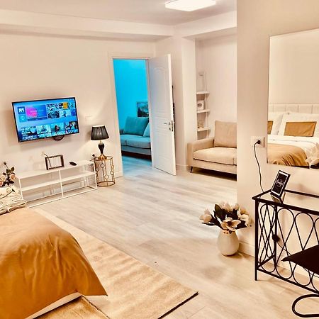 Leo'S Apartments Tirana Garden View Agim Kadrimi 外观 照片